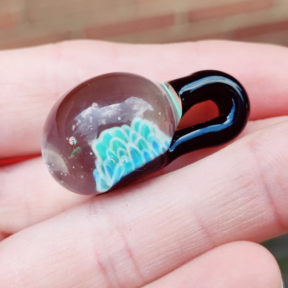 Unusual vintage hand blown art glass pendant - Picture 4 of 12